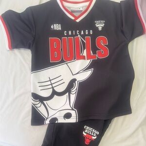 Chicago Bulls Kids Size 5 Black Shirt & Shorts Set